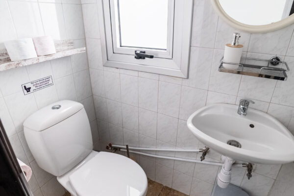 Toilet 2